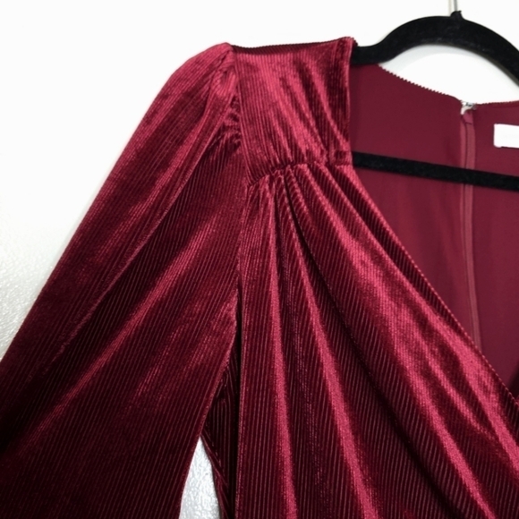 ASTR the Label Lanita Velvet Dress, Surplice Front, Faux Knot Waist, Merlot, M - Picture 4 of 16